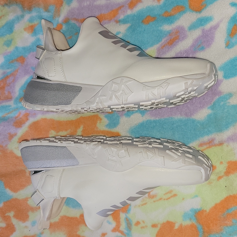 DKNY Women's Size 8.5 Kari-slip on white & silver sneakers - Picture 6 of 12